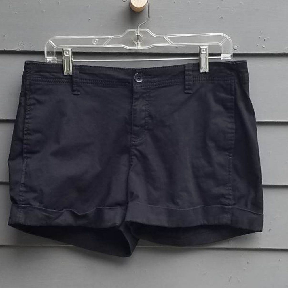 Elle Black Chino Cuffed Shorts Size 10